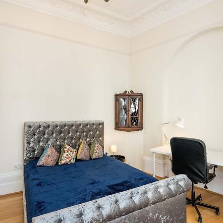 Four Beds By The Station Apartment London Exterior photo