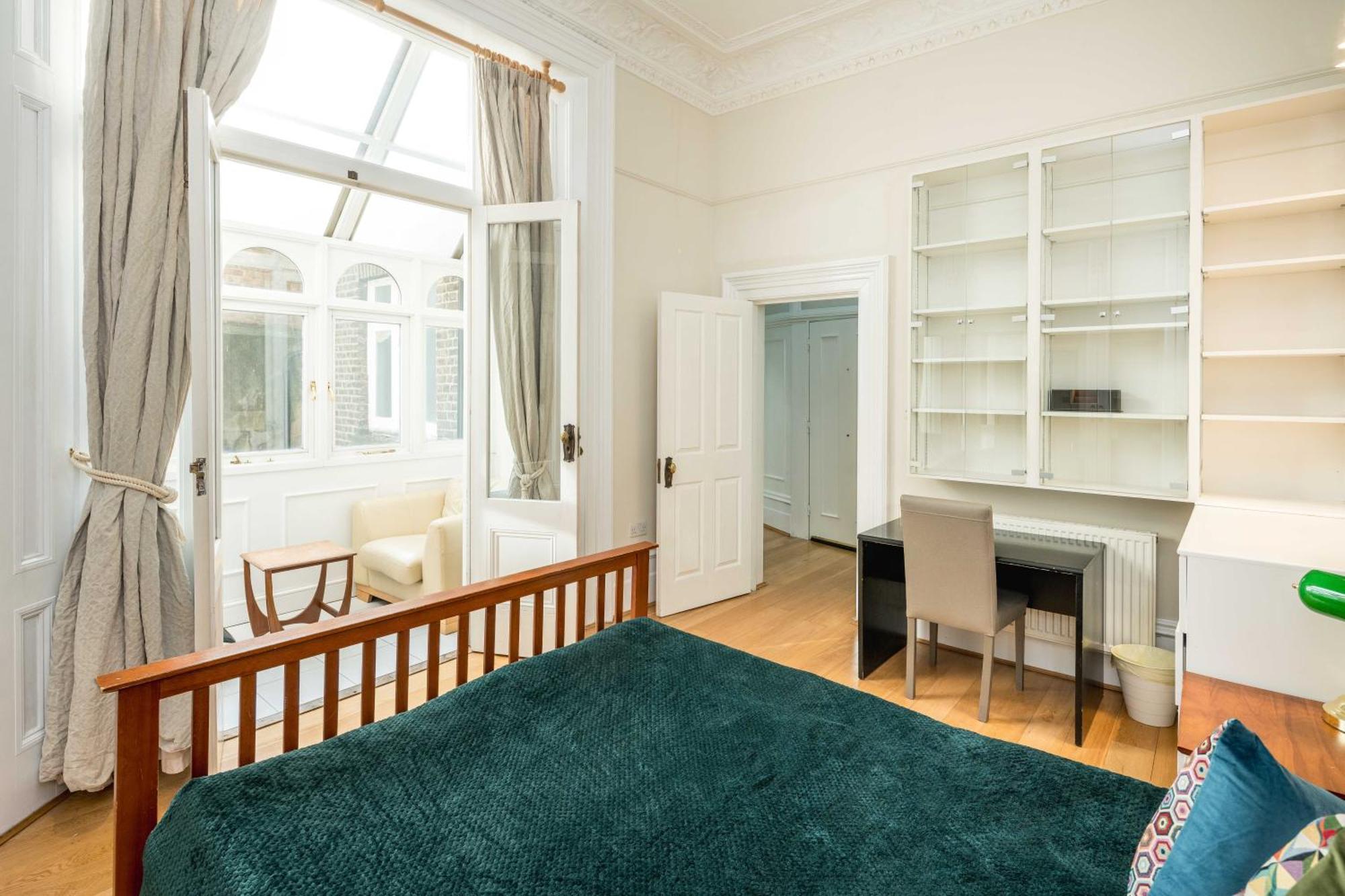 Four Beds By The Station Apartment London Exterior photo